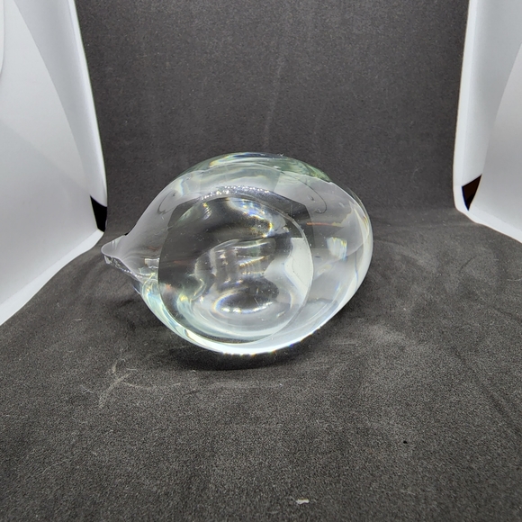 Glass Swan Paperweight - Picture 6 of 7